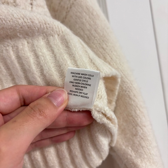 NWT Generation K Cream Cropped Turtleneck Sweater Small - Picture 7 of 8